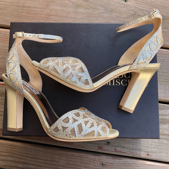 badgley mischka crystal shoes